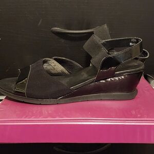 Munro Black Women's Sandals